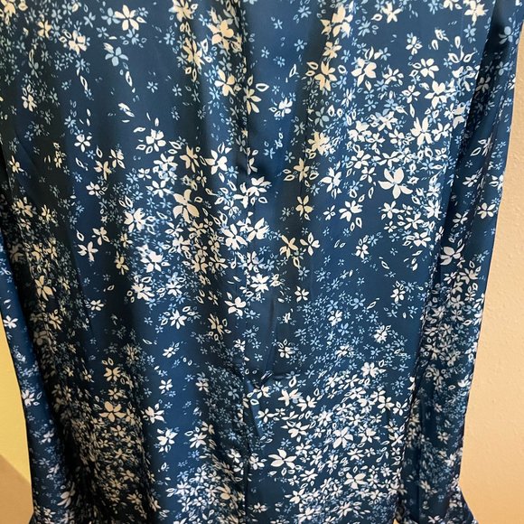 Tularosa Blue Floral Duster Size Medium New - Picture 3 of 7